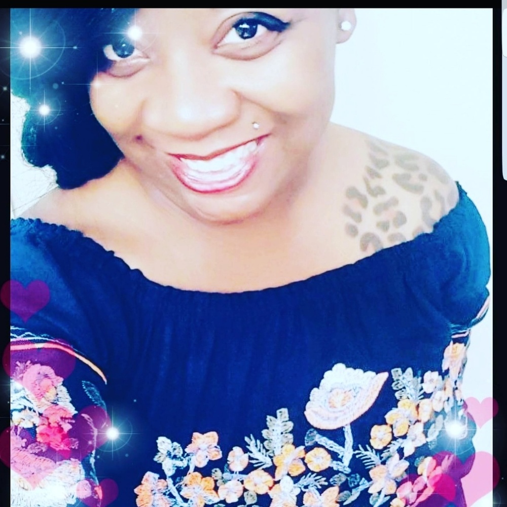 Meet your Posher, Toi💜 - Picture 3 of 9